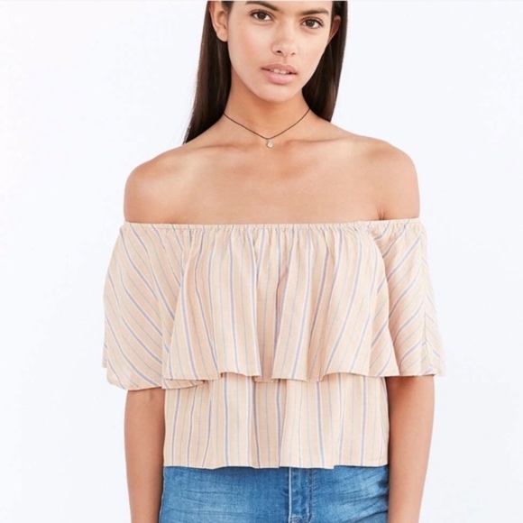 Kimchi Blue Raquel Ruffle Off The Shoulder Top M - Picture 4 of 8